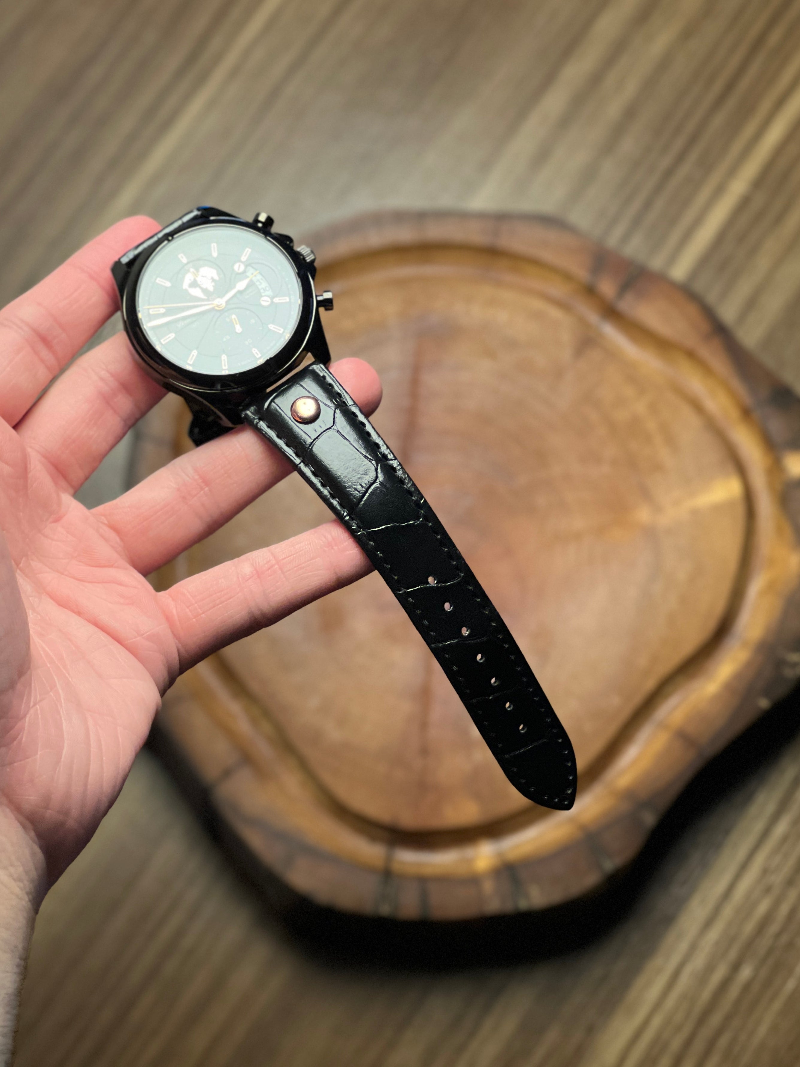 Atlas 42mm Stainless Steel Quartz Watch - Premium Design