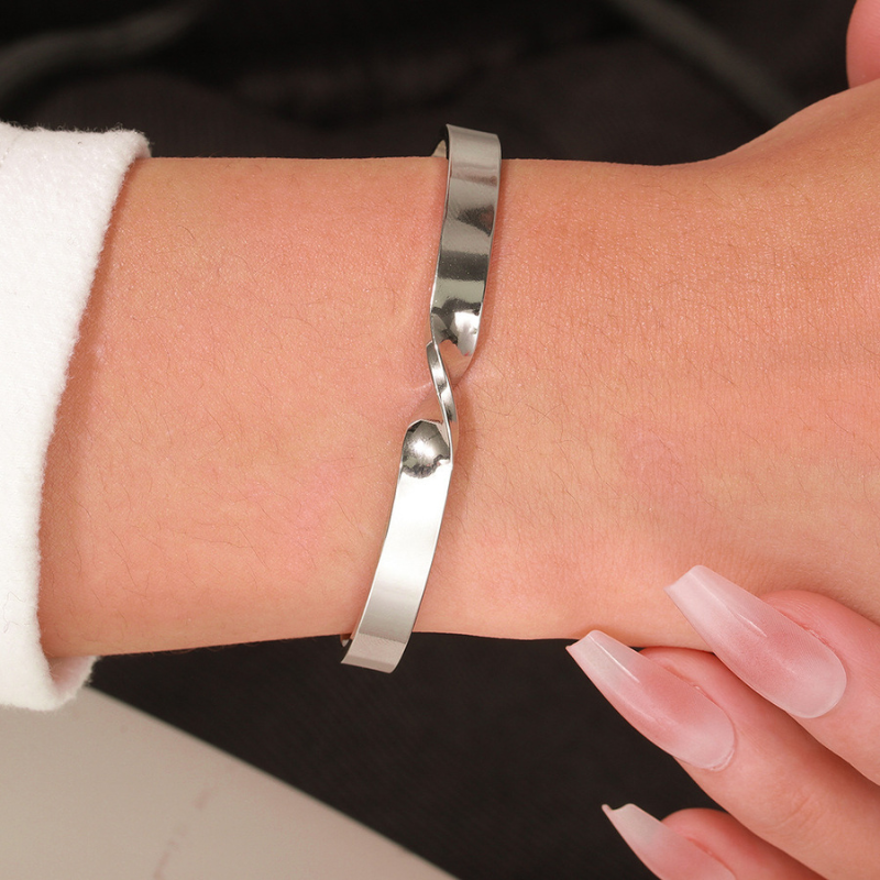 Essence Steel Bracelet Minimalist Elegant Style